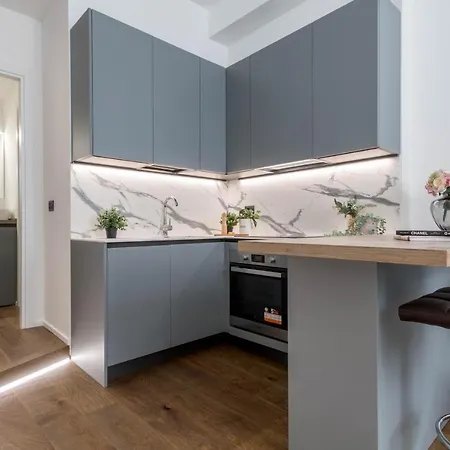 Hostmate - - Disciplini's Touch - Duomo Apartamento *